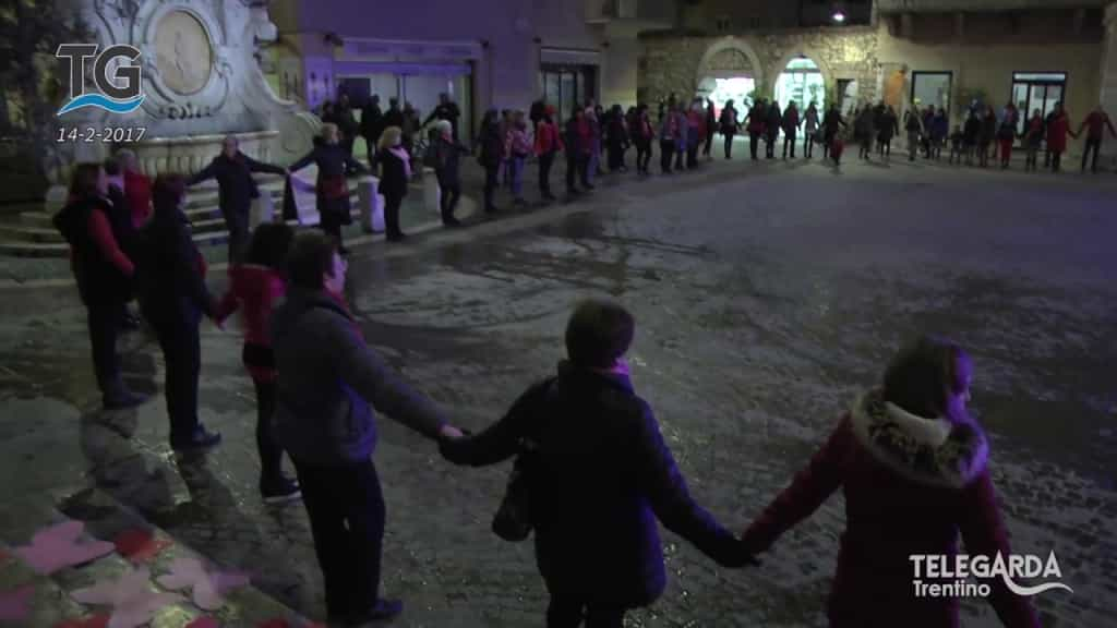 Flash mob ad Arco contro la violenza sulle donne