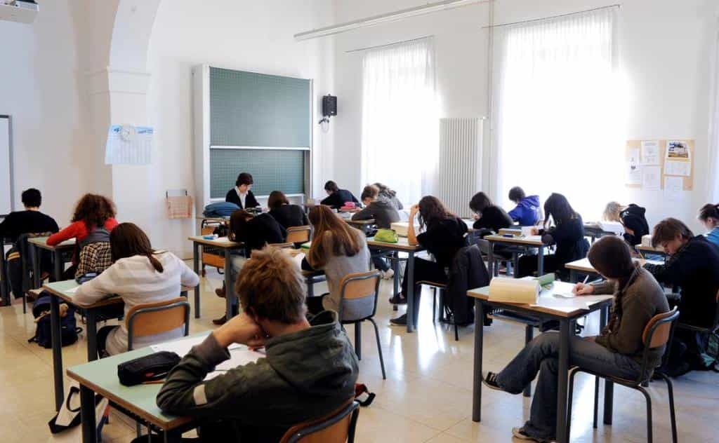 Scuola - IstruzioneStudenti Liceo PratiAgF Bernardinatti Foto