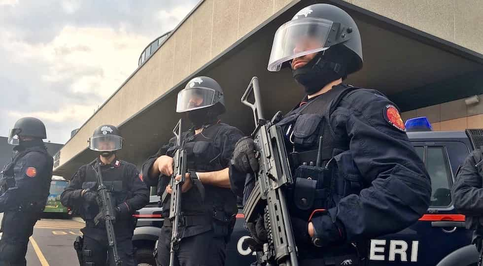 carabinieri sommossa