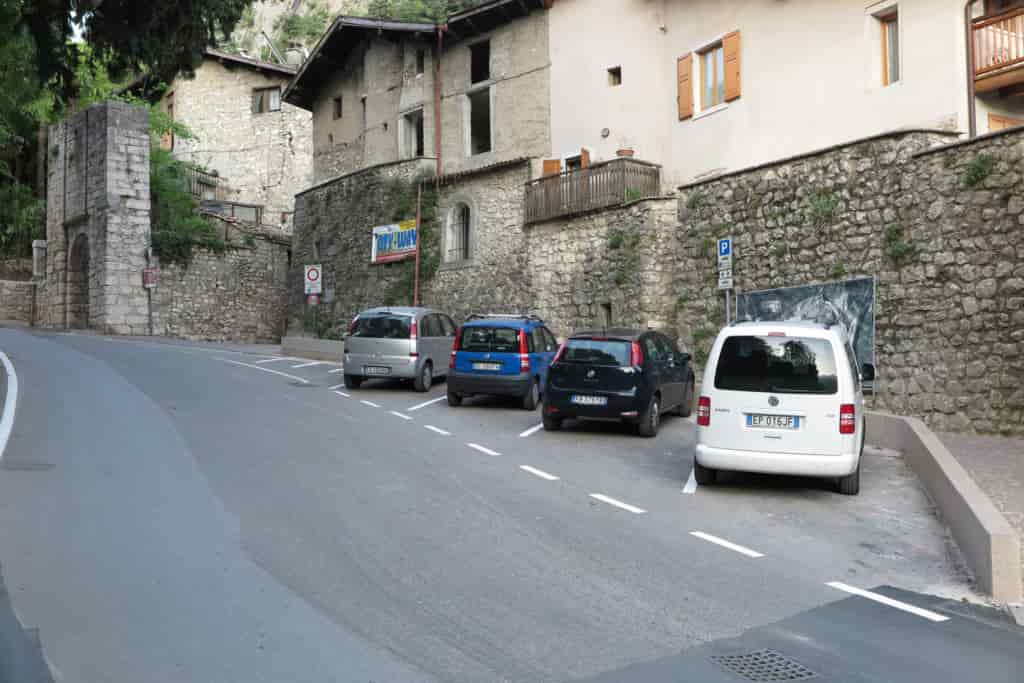20180427IMG_8594 ARCO VIA FOSSA GRANDE LAVORI FINITI MARCIAPIEDE