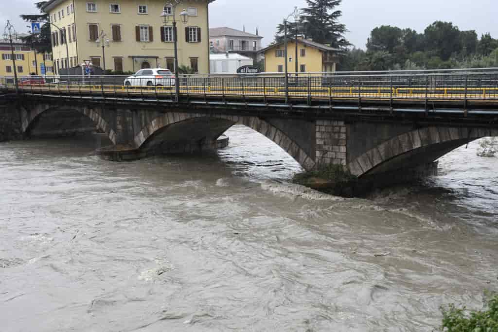 20181028_DSC5269 ARCO E TORBOLE PIENA FIUME SARCA LAGO GARDA SPIAGGIA FOCI