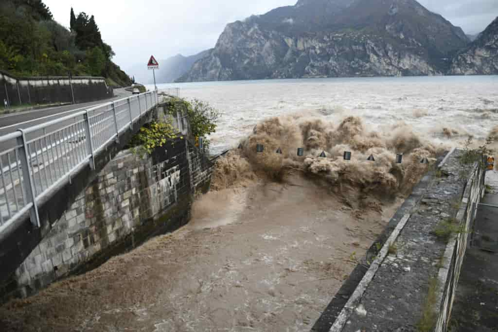 20181030_DSC5924 TORBOLE APERTURA GALLERIA ADIGE GARDA 150 METRI CUBI AL SECONDO