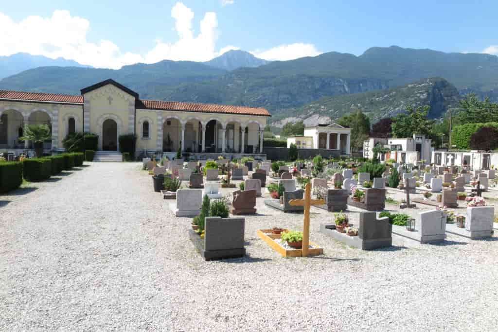 CIMITERO-ARCO-2-1024x683.jpg