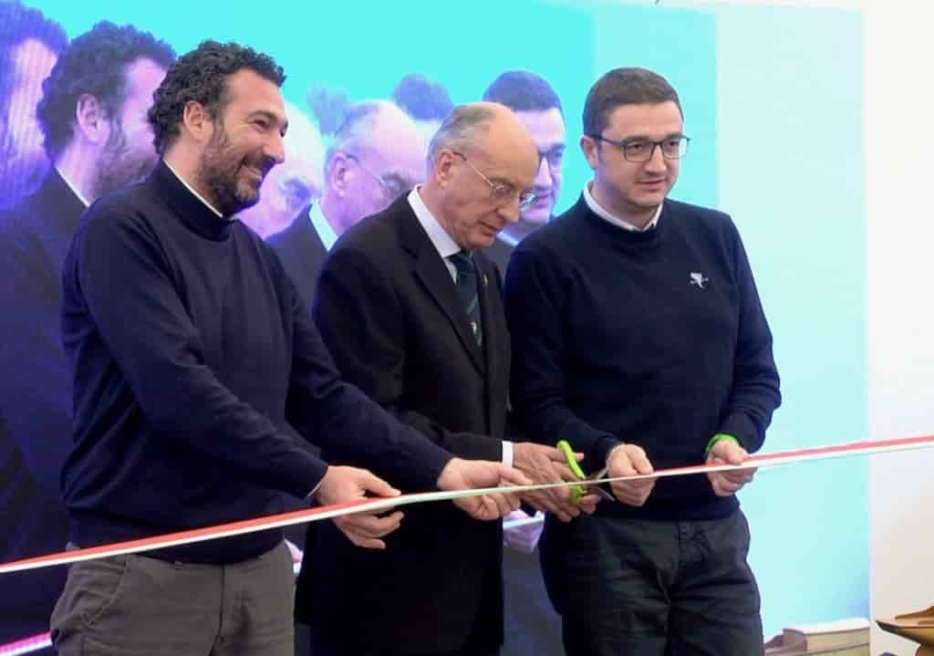 FRAGLIA VELA taglio nastro