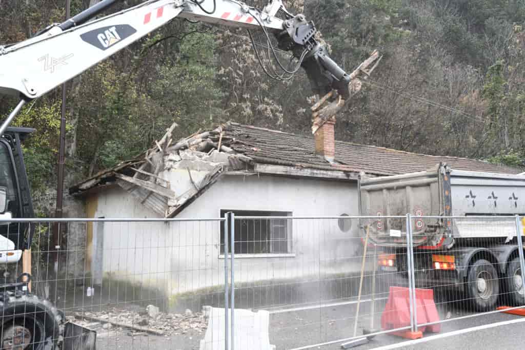 20181220_DSC2378 TORBOLE ABBATTIMENTO MAGAZZINO CANTIERE ADIGE GARDA