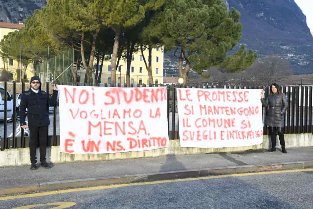 20190121_DSC5665 RIVA PROTESTA PER MANCANZA MENSA ITC FLORIANI SCUOLA RIVA