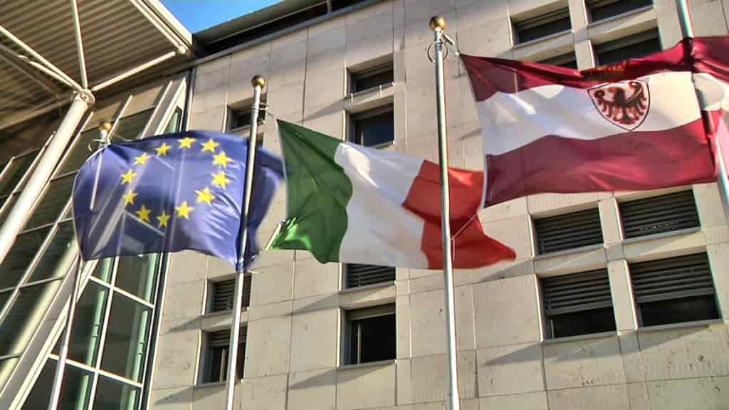 bandiere italia europa AMBIENT18_imagefullwide