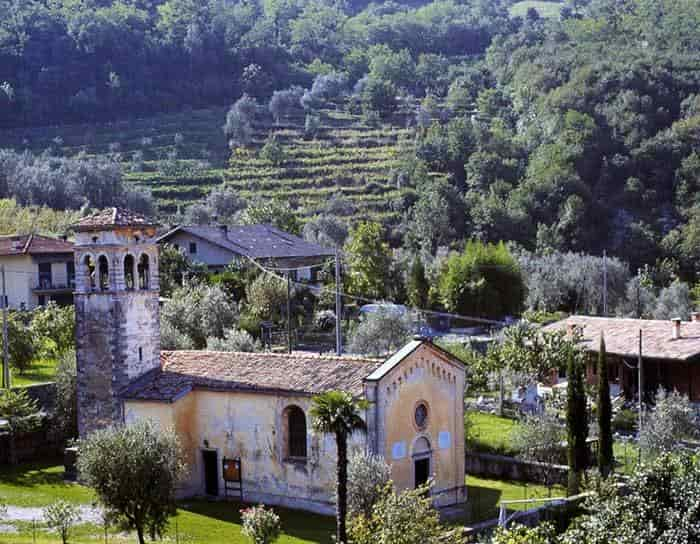 chiesa_di_s.valentino_a_vignole_di_arco_imagefull.jpg