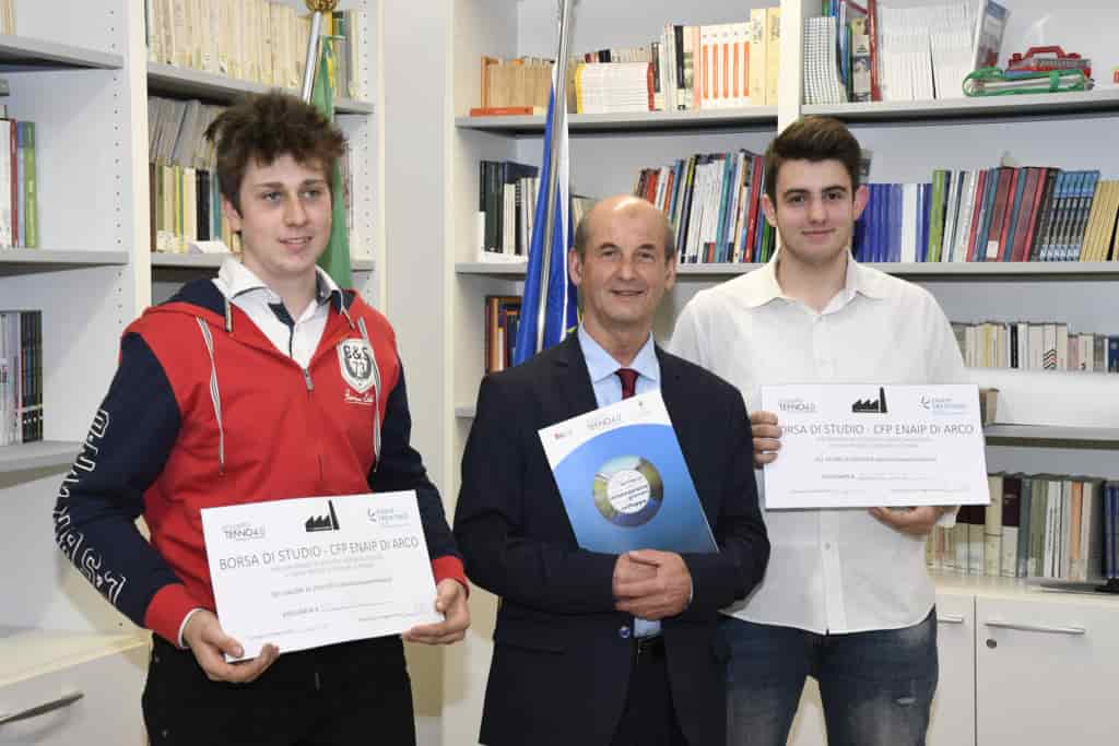 20190412_DSC2193 CFP ENAIP ARCO CONSEGNA BORSE DI STUDIO A LORENZO STOPPINI E NICOLA PEDERZOLLI