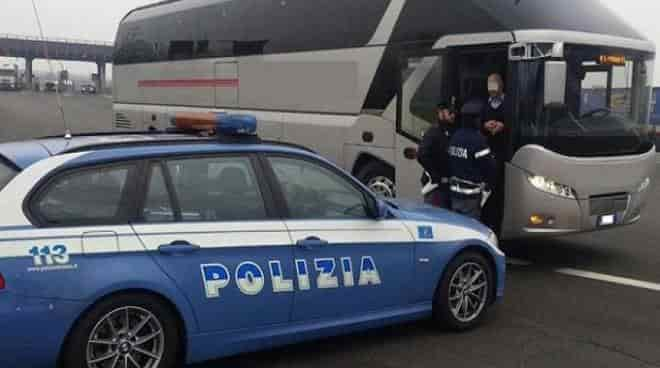 autobus gite scolastiche controlli-polizia-stradale-29643.660x368