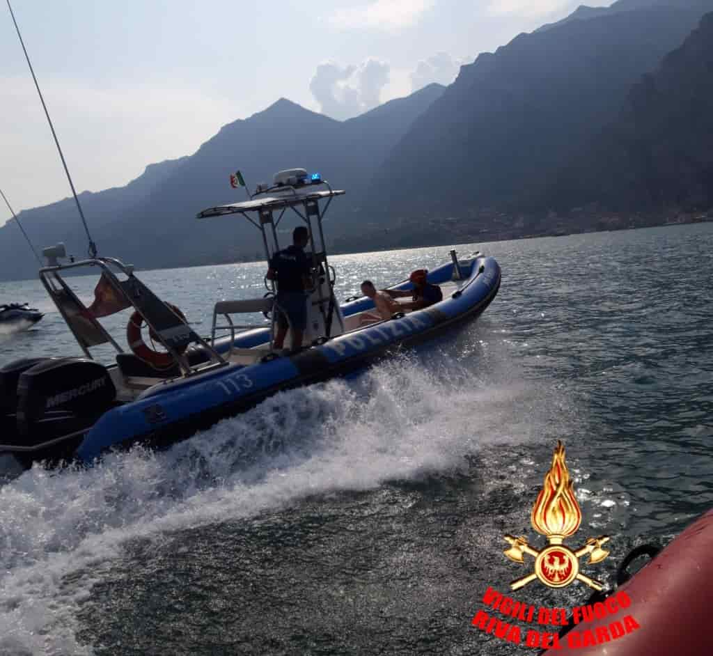 SOCCORSO ACQUA MOTOSCAFO POMPIERI 20190822_182330
