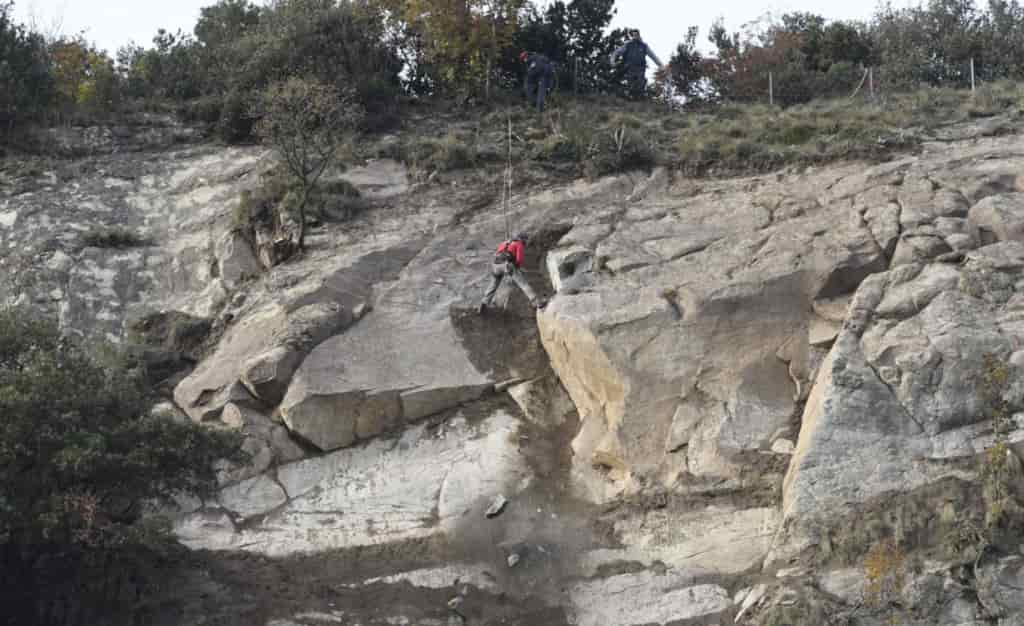 20191126_DSC4182 ARCO RIMOZIONE MACIGNO DI TRE METRI PERICOLANTE SUL MONTE BRIONE FRANATO