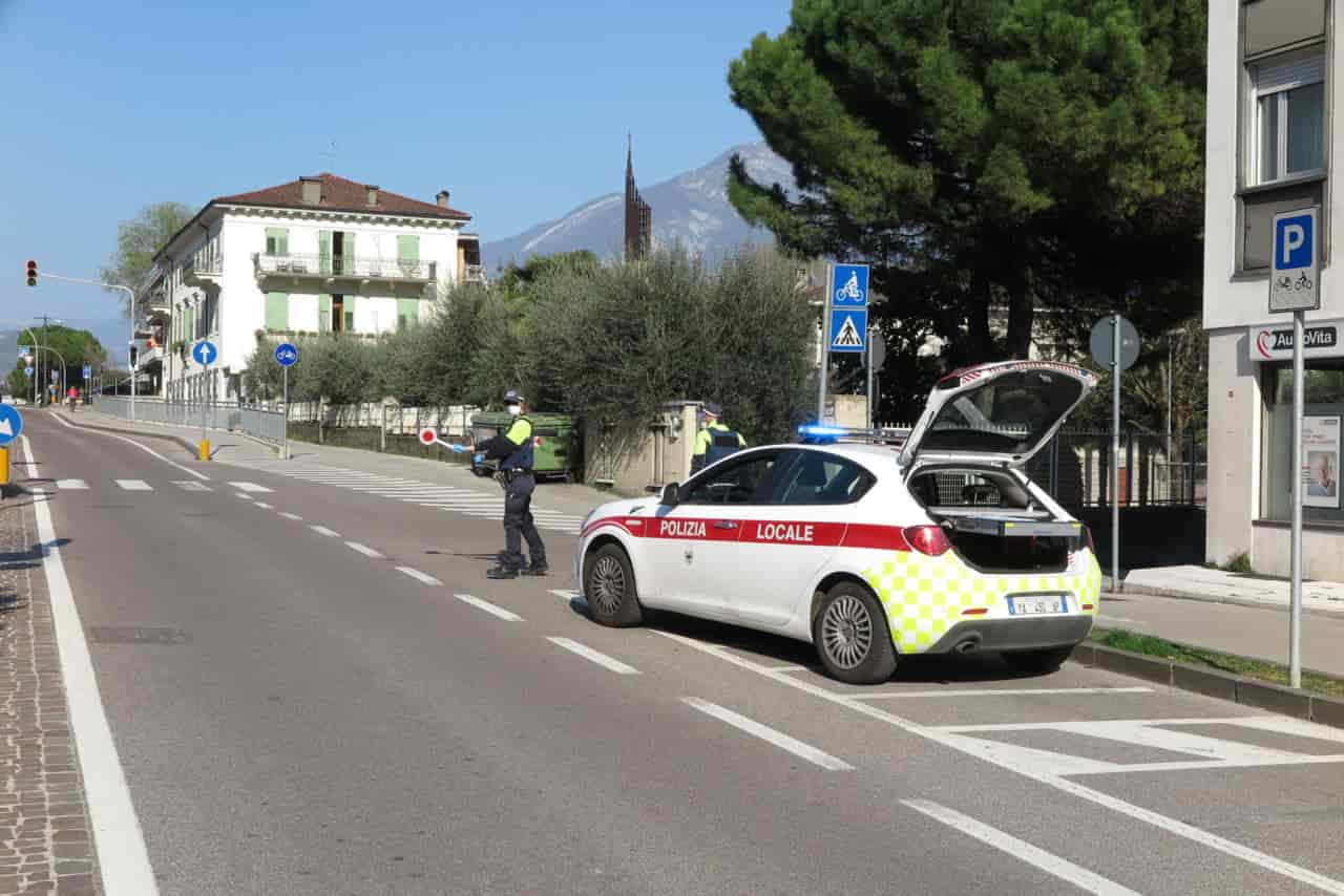 20200319IMG_7458 RIVA CORONAVIRUS CONTROLLI POLIZIA LOCALE