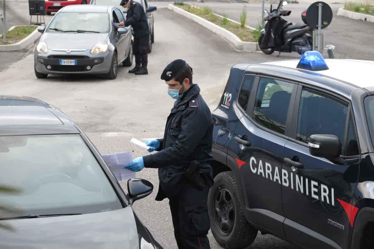 20200326IMG_8200 ARCO CORONAVIRUS CONTROLLI CARABINIERI E TRAFFICO IN COLONNA