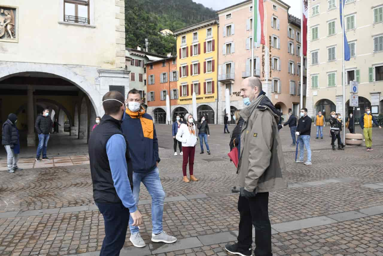 20200429_DSC7405 RIVA PROTESTA COMMERCIANTI E RISTORATORI COMUNE CORONAVIRUS