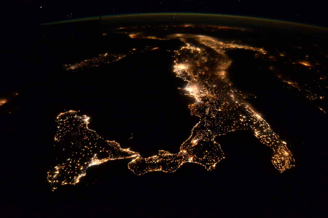 Italy_at_night_pillars-1280x852.jpg