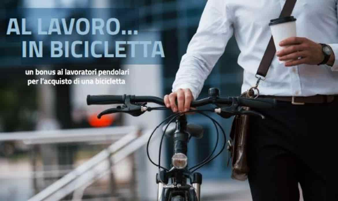 al-lavoro-in-bici