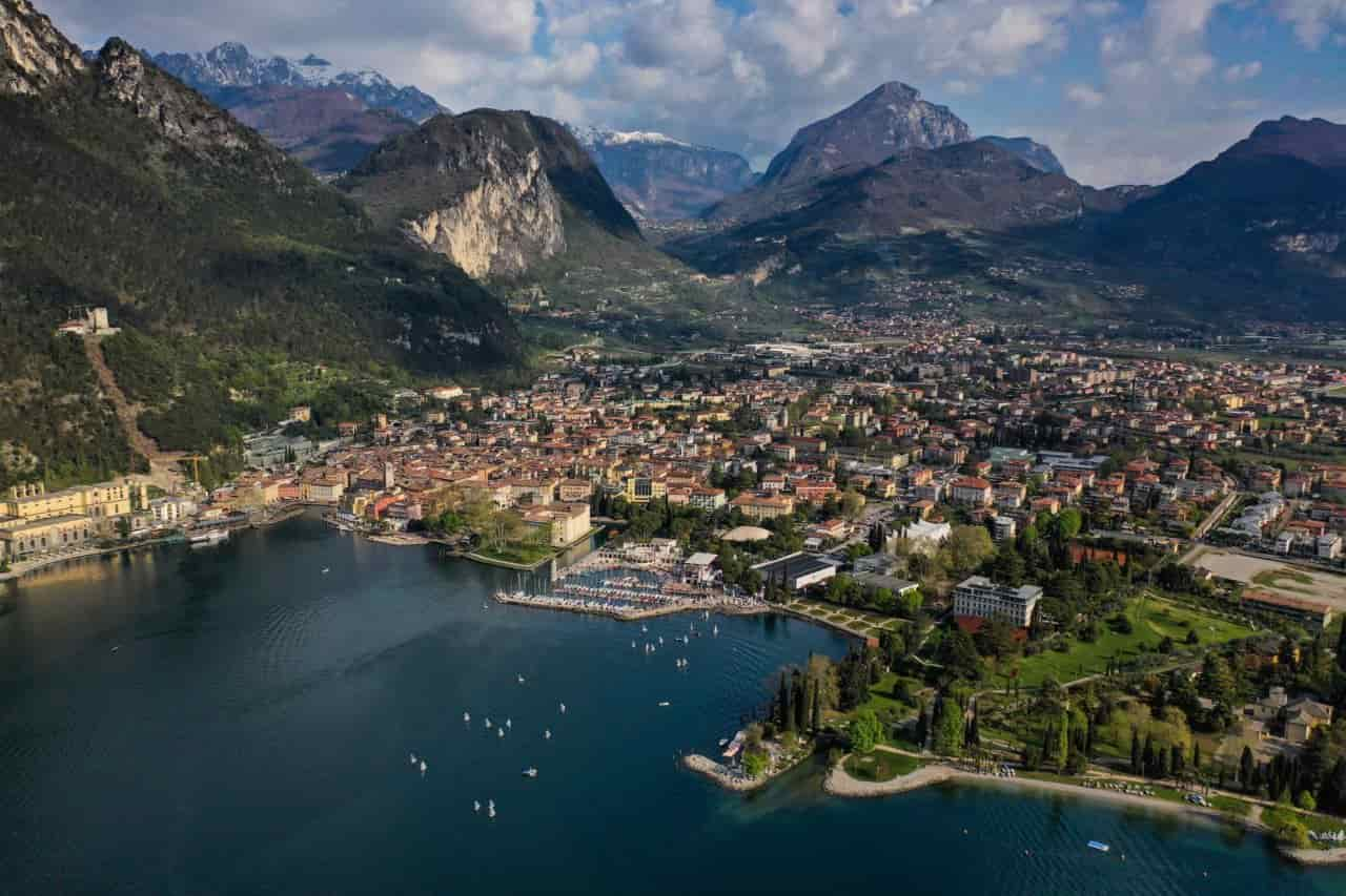 RIVA-GARDA-PANORAMA-ALTO-GARDA-1280x853.jpg