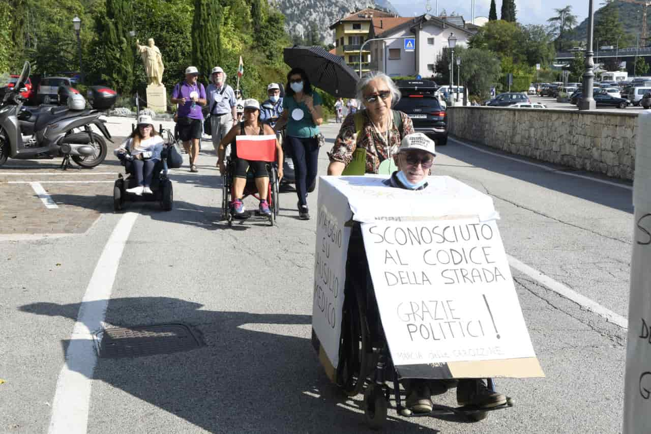 20200912_DSC0704 ARCO MARCIA DELLE CARROZZINE PROTESTA AUGUSTO TAMBURINI