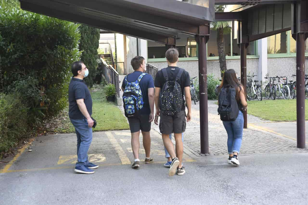 20200914_DSC1310 RIVA INGRESSI STUDENTI PRIMO GIORNO SCUOLA LOCEO MAFFEI PREVENZIONE COVID