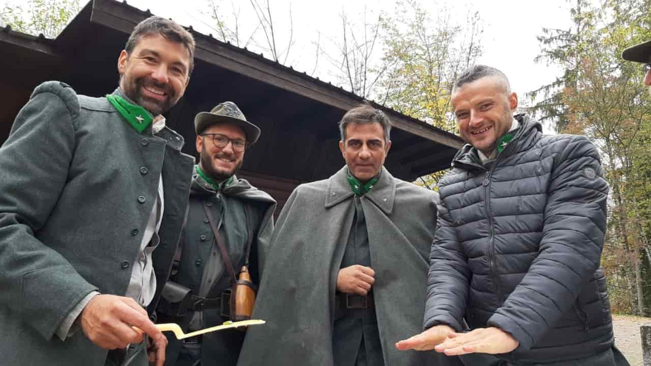 Cuore Italiano film bezzecca 191105 una pausa sul set di Cuore Italiano