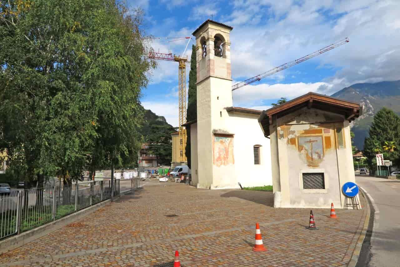 20201006IMG_5345 ARCO LAVORI PIAZZA CHIESA CHIARANO