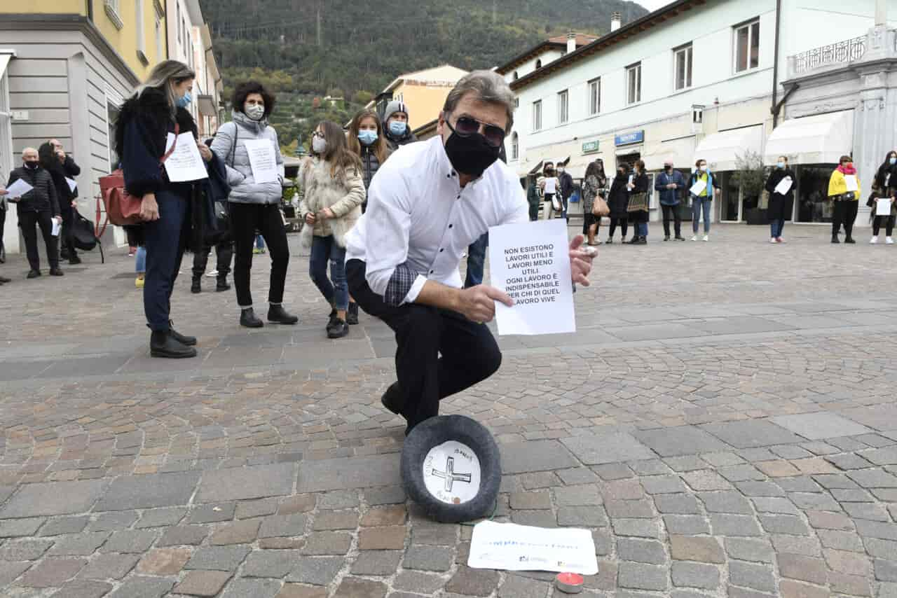 20201101_DSC6168 RIVA PROTESTA COMMERCIANTI CONTRO DISPOSIZIONI COVID19