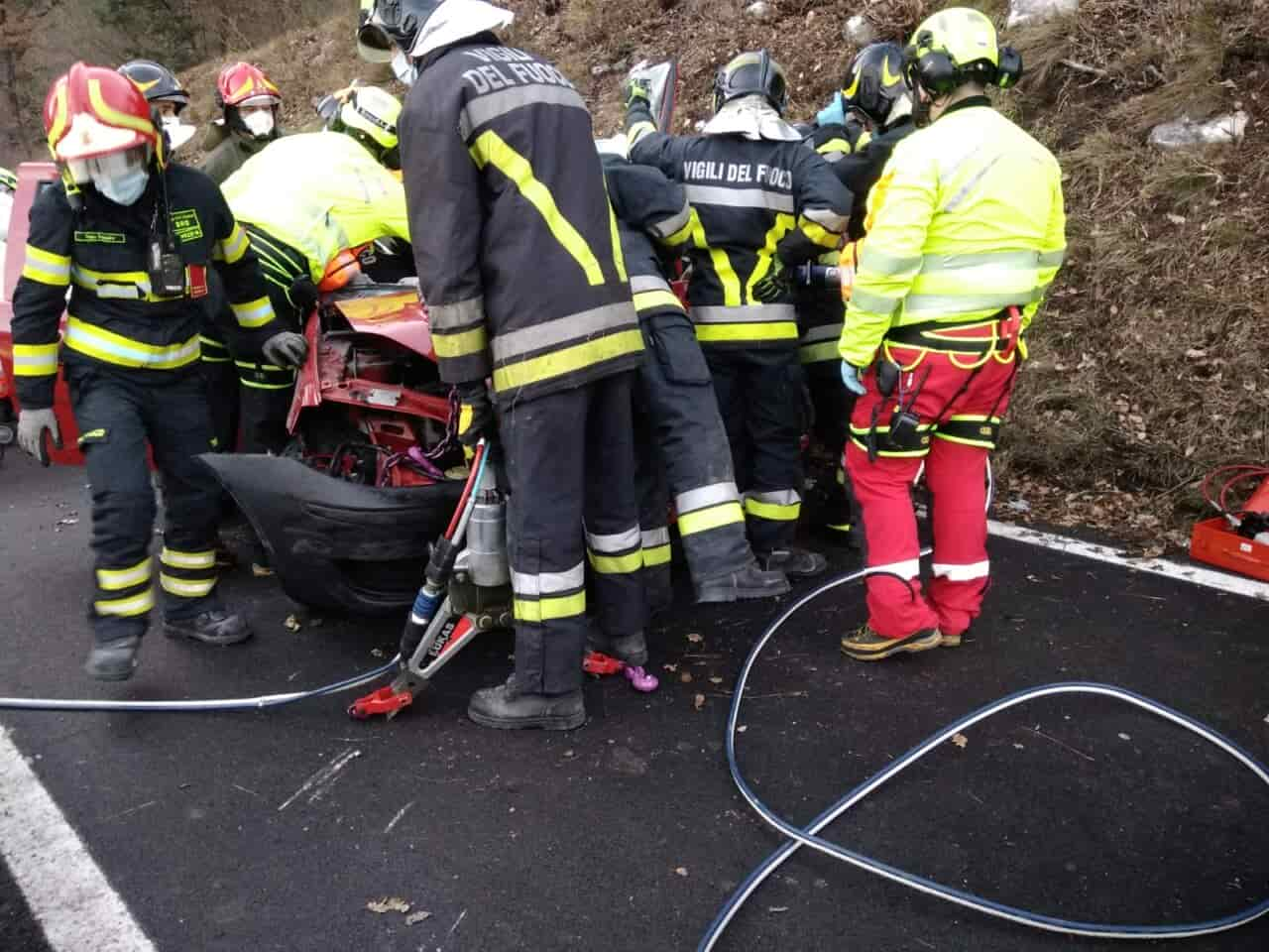 incidente auto pietramurata 12