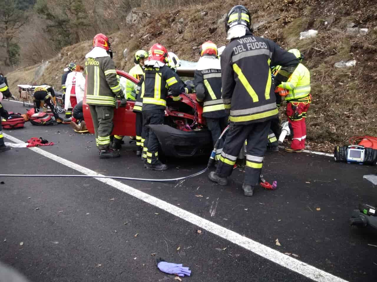 incidente auto pietramurata 9