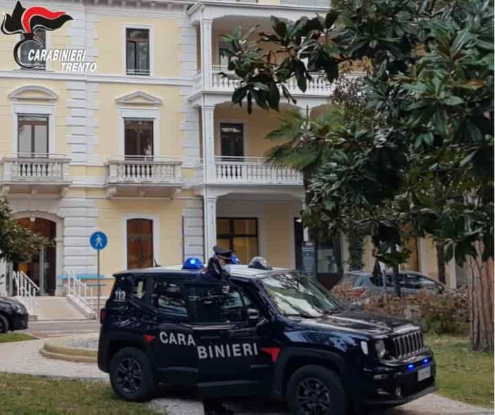 carabinieri arco palme Immagine