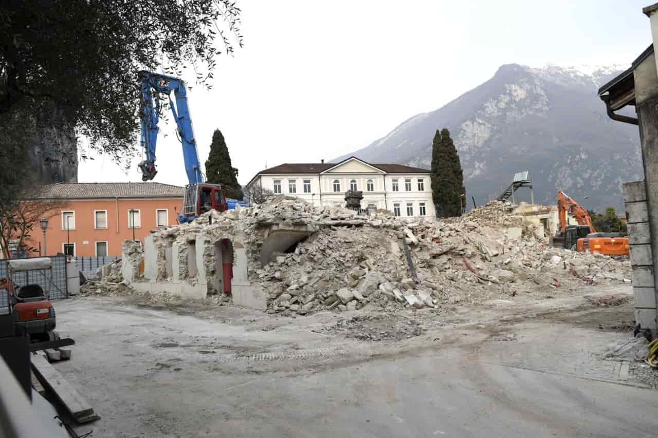 20210304_DSC9423 VILLA SAN PIETRO ABBATTIMENTO ARCO