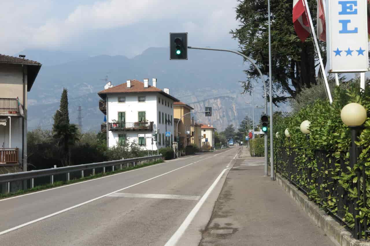 20210313IMG_7130 SEMAFORO VIALE ROVERETO VIGNOLE ARCO