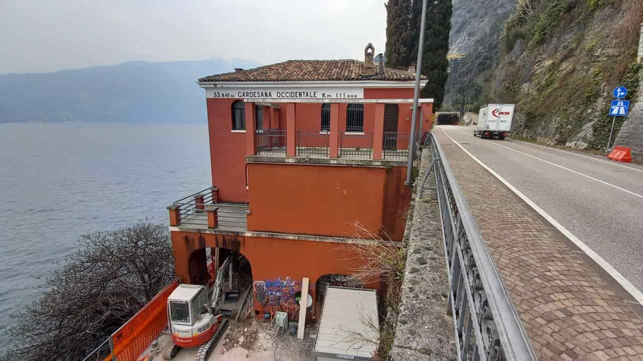 CASA CANTONIERA GARDESANA RIVA VIA CIS