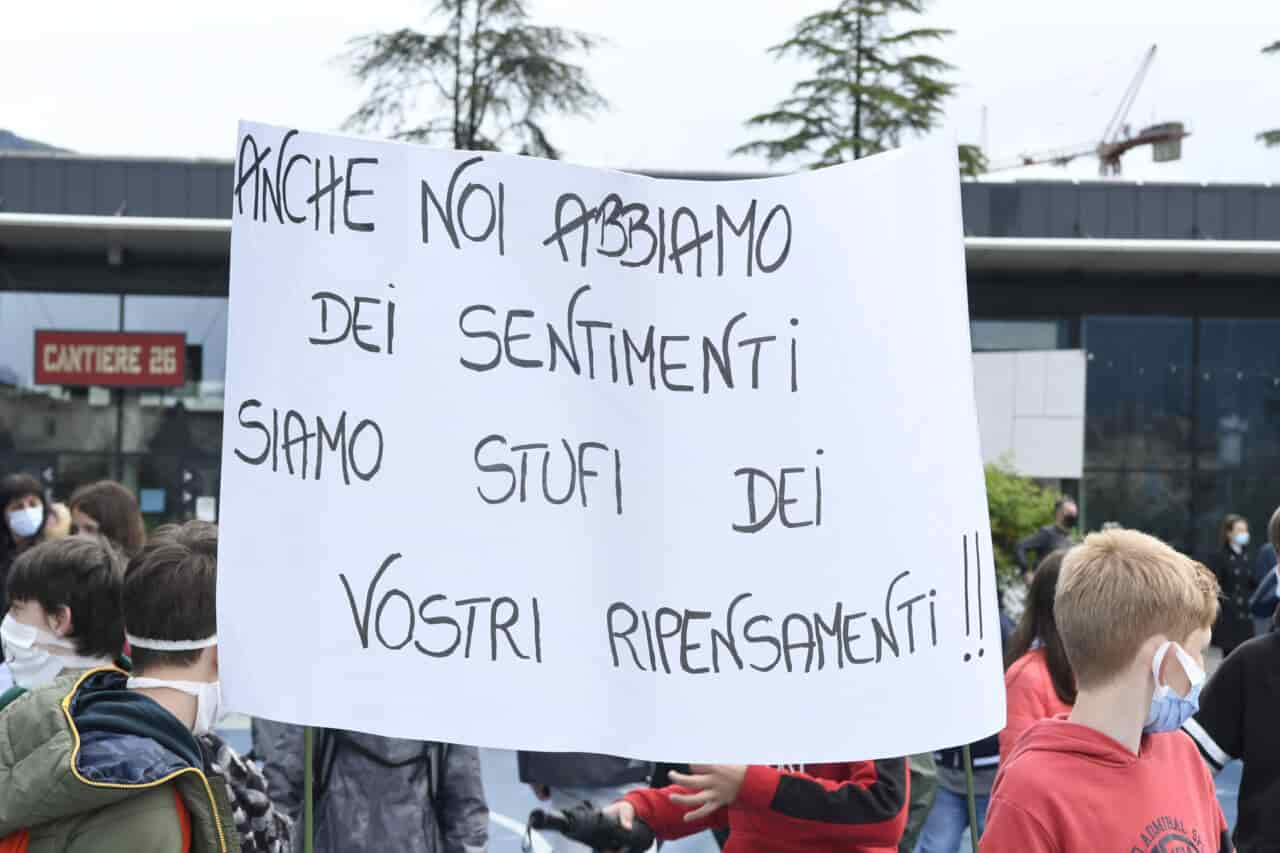 20210512_DSC0590 SCUOLA MEDIA PROTESTA ARCO