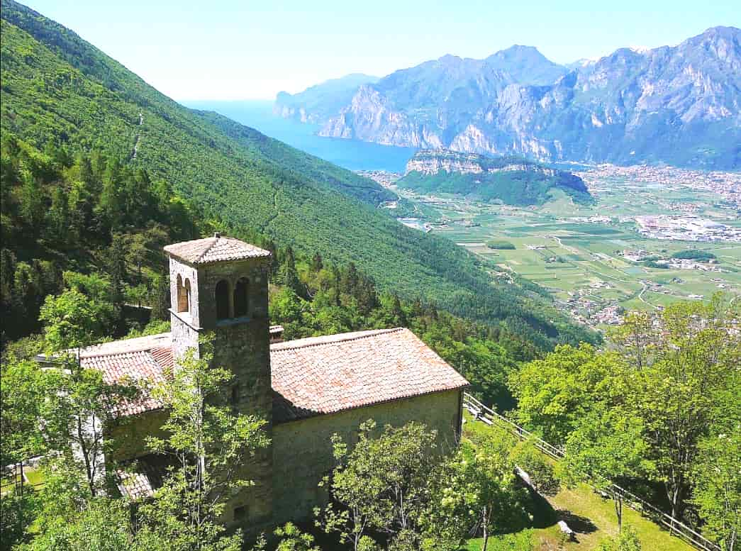 Eremo SS Giacomo e Silvestro velo arco bolognano