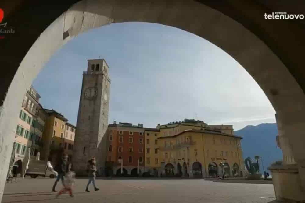 GARDA IN love-3-piazza CATENA