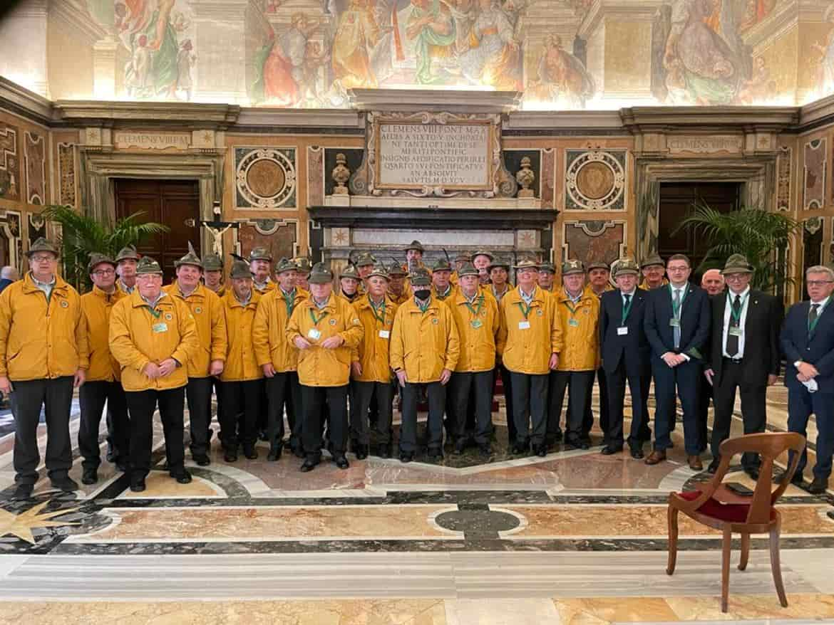 PAT FUGATTI ALPINI TRENTO PAPA FRANCESCO 3