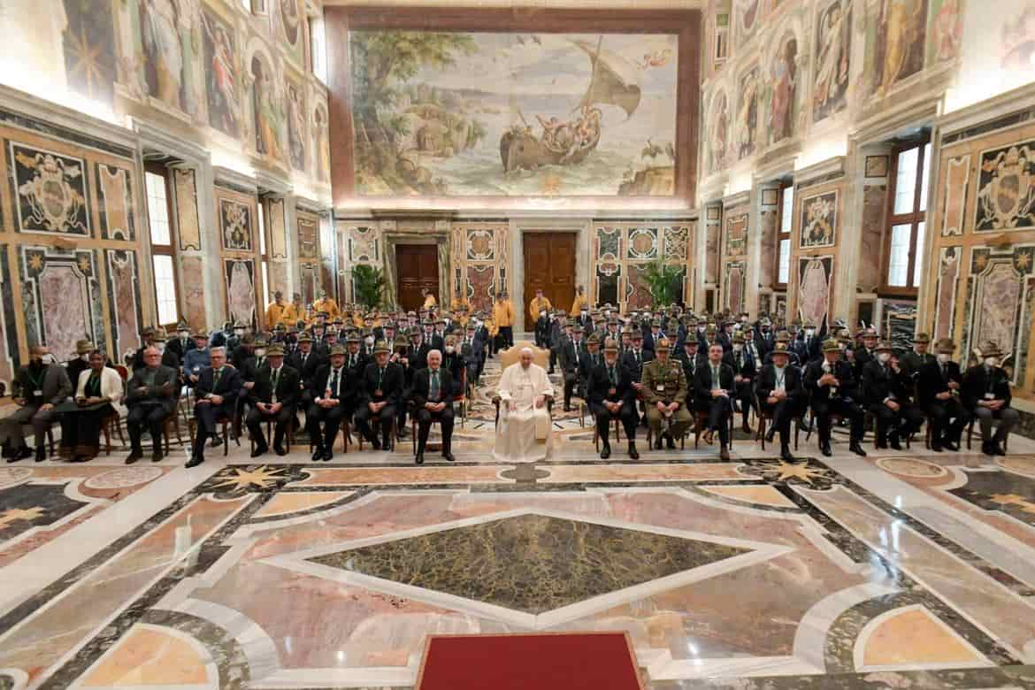 PAT FUGATTI ALPINI TRENTO PAPA FRANCESCO