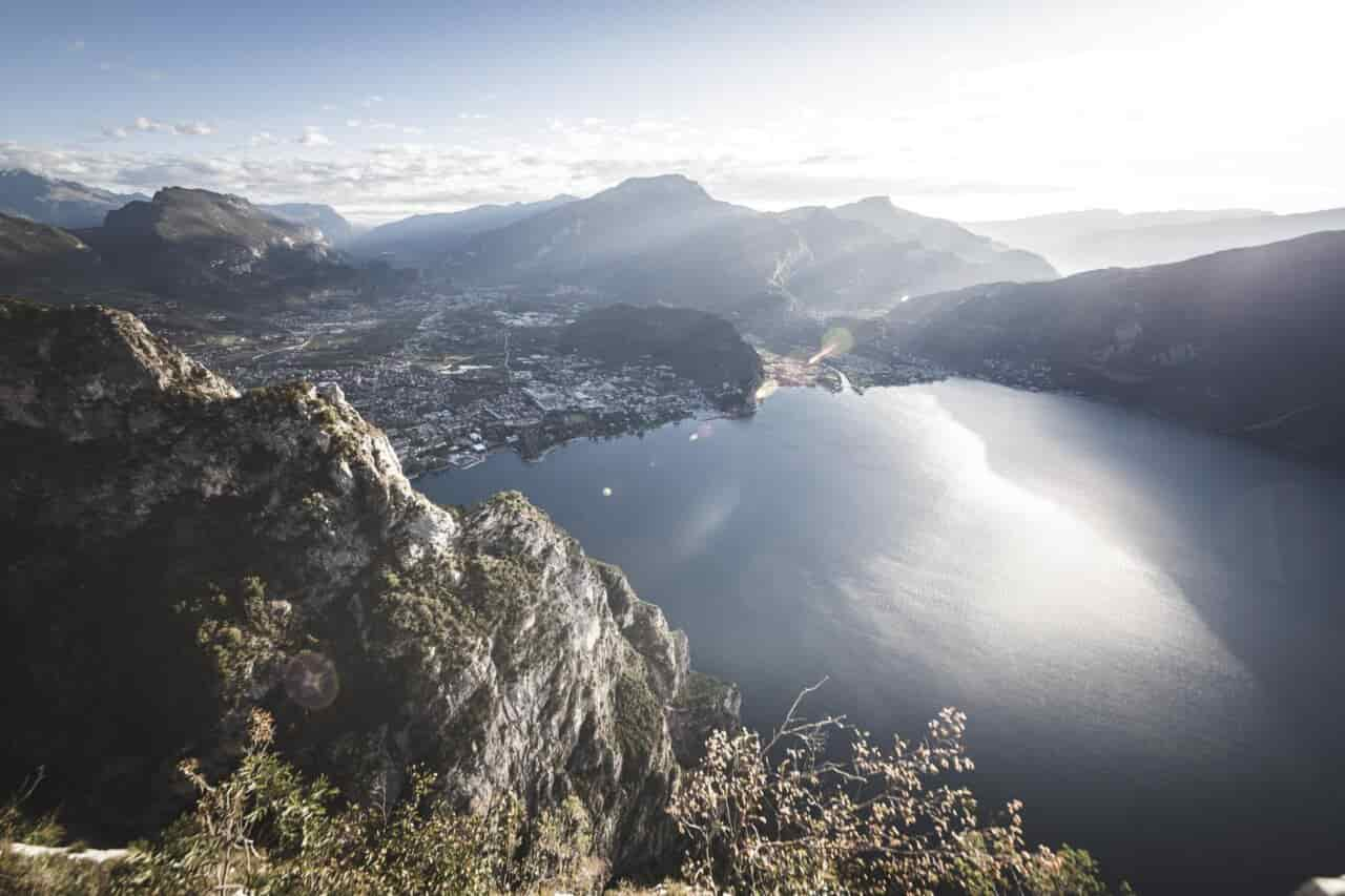 2021_APTGardaDolomitiSpA_RivaDelGarda_CimaCapi_ ALTO GARDA Panorama