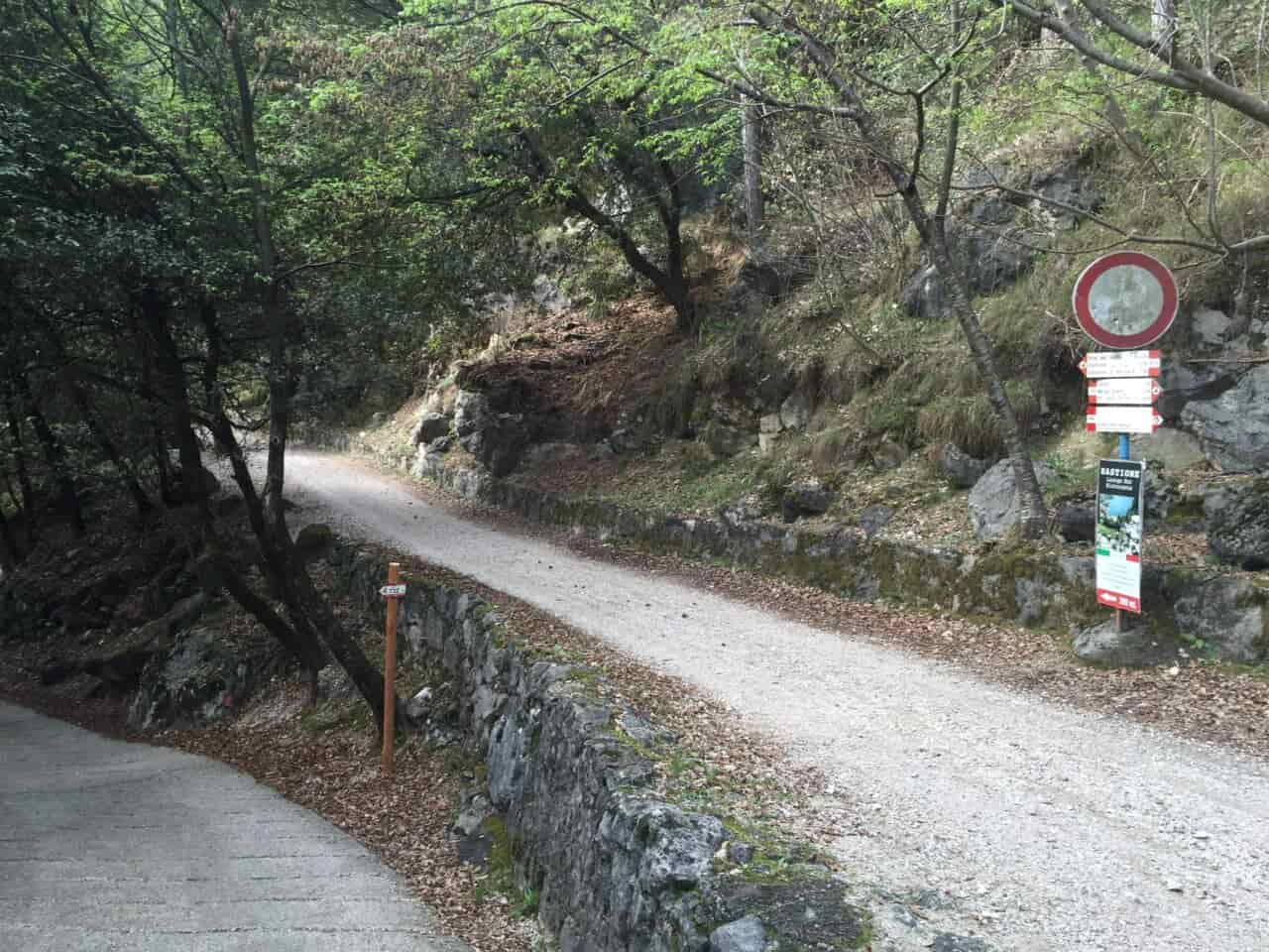 sentiero a Santa Maddalena