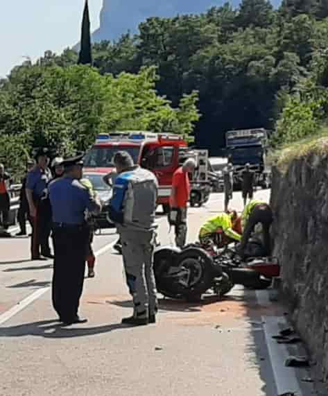 IMG-20220617-INCIDENTE AUTO MOTO PIETRAMURATA WA0009