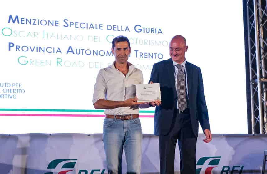 Oscar-Cicloturismo-la-PAT-premiata-da-Gino-Battafarano-di-RFI_imagefullwide