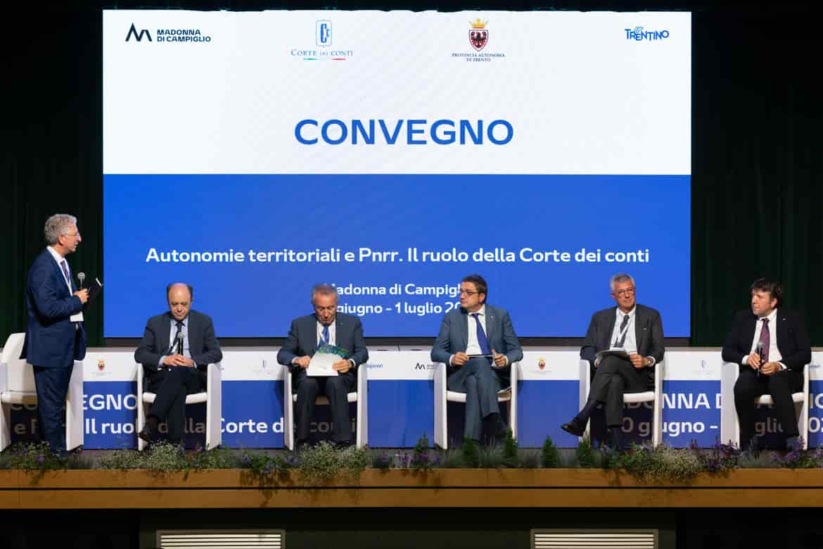 Chiusura-Convegno-Campiglio.jpg