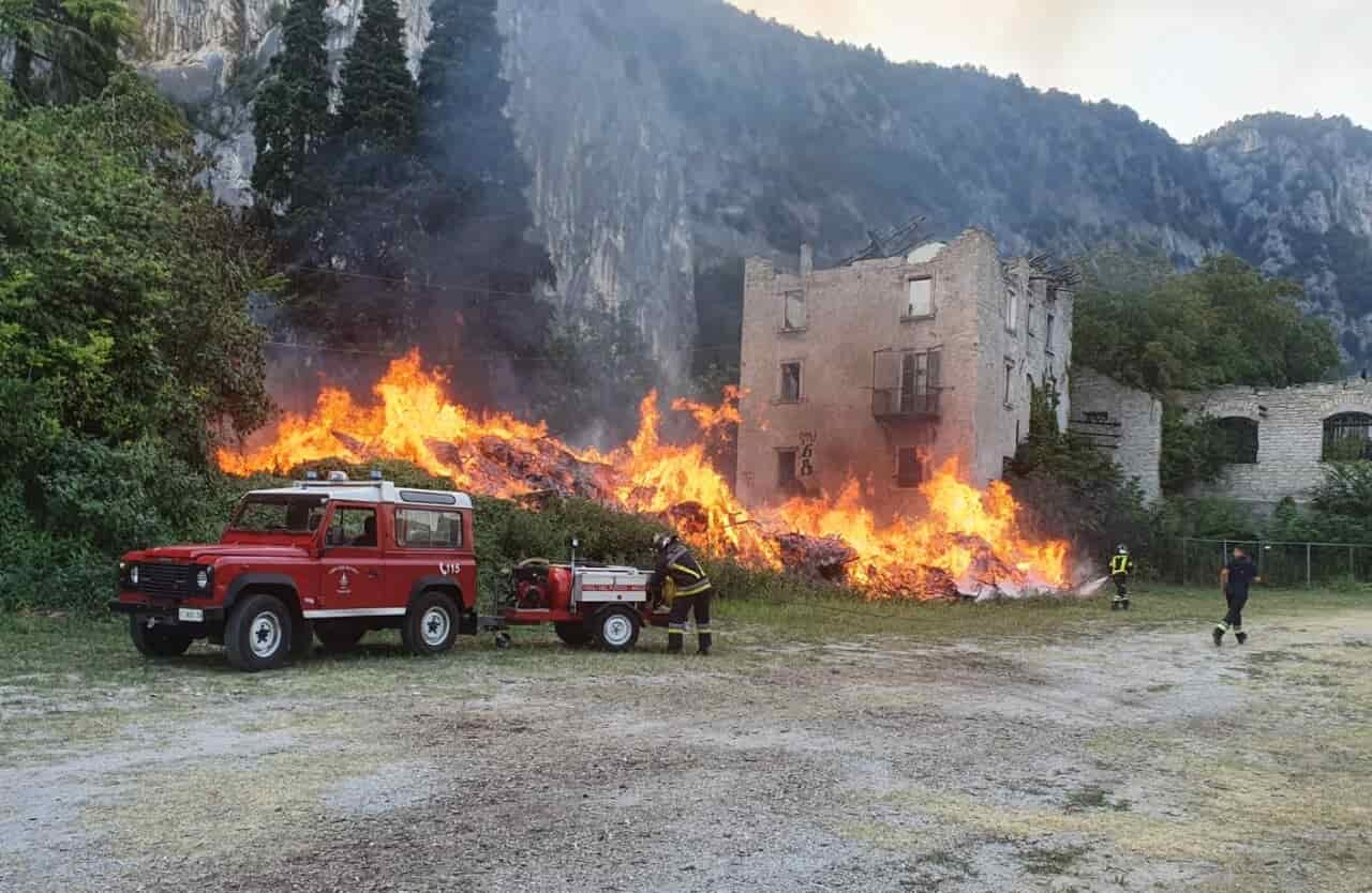 VIGILI DEL FUOCO INCENDIO PRABI IMG-20220719-WA0000