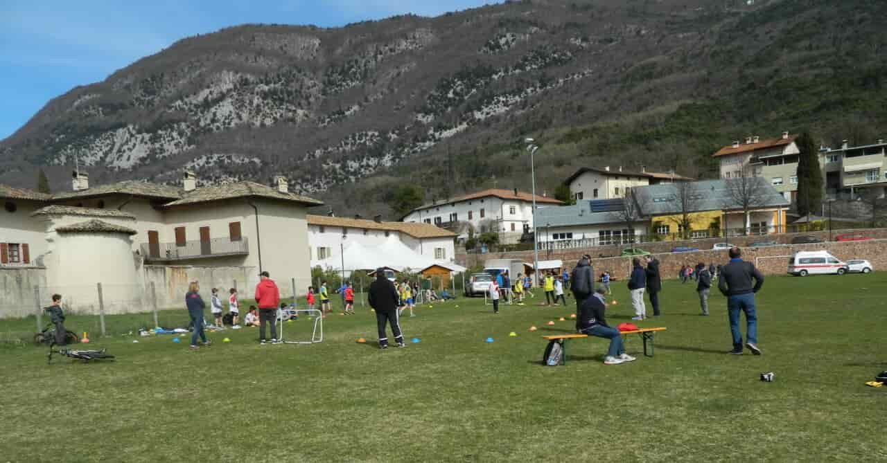 attività giovani valle cavedine minicalcetto (2)