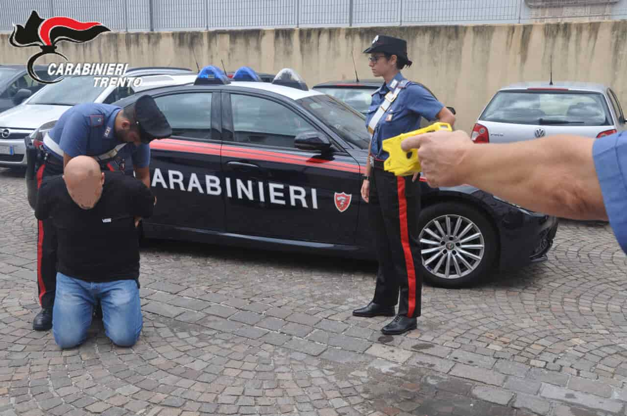 carabinieri taser 18 logo