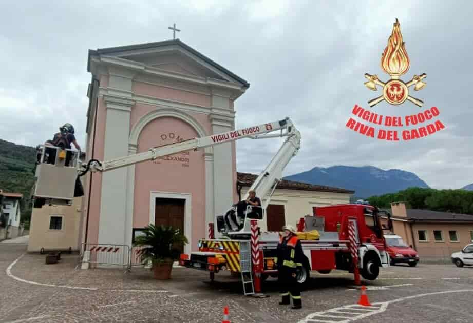 vigili del fuoco Bensheim a riva caduta calcinacci