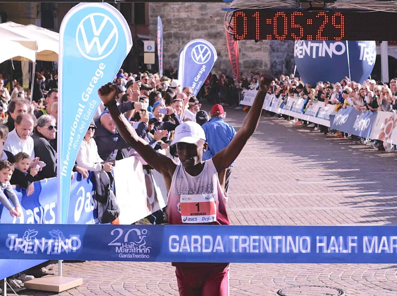 GARDA TRENTINO HALF MARATHON 27010