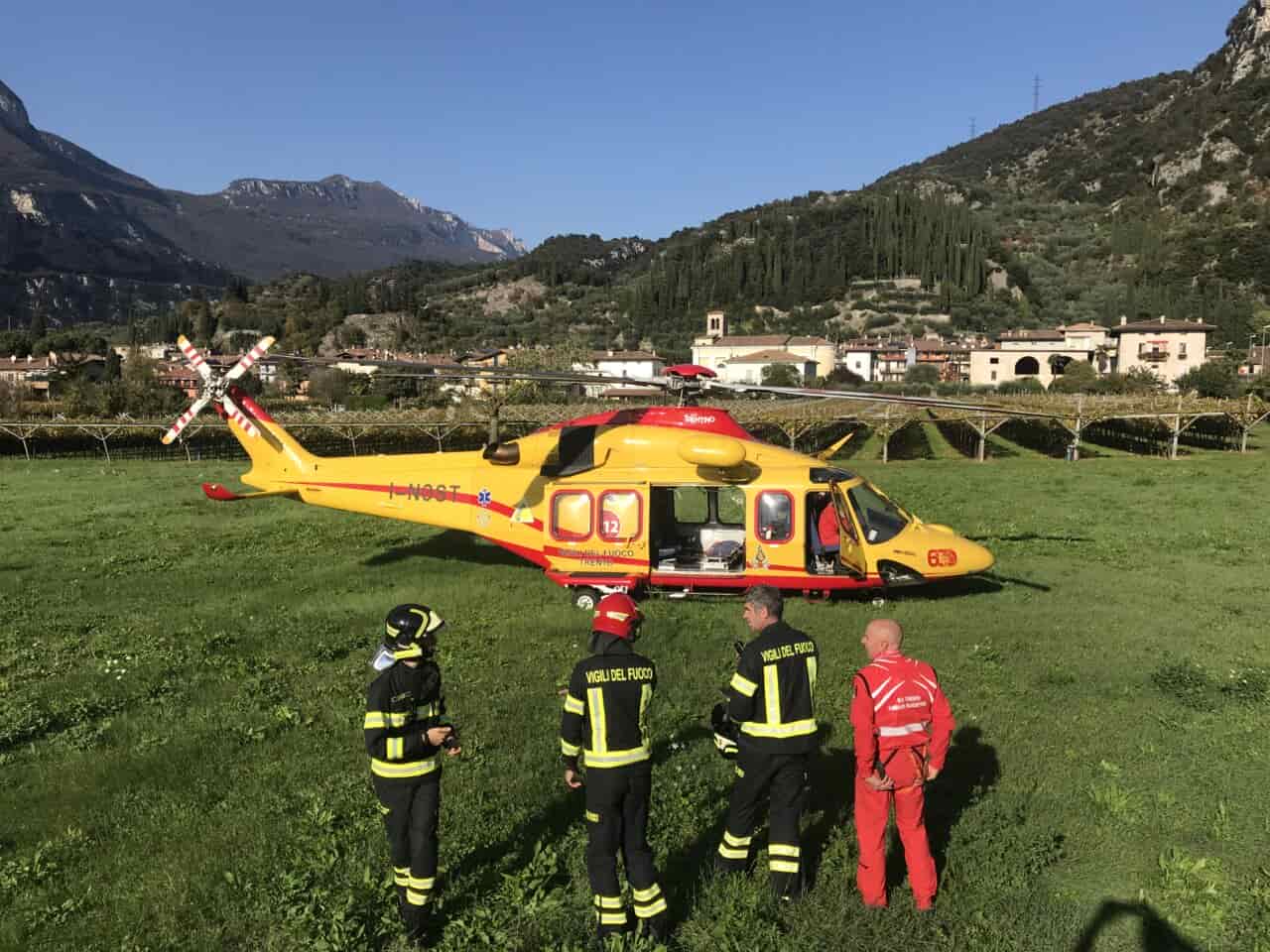 Elicottero VVF Trento a Massone
