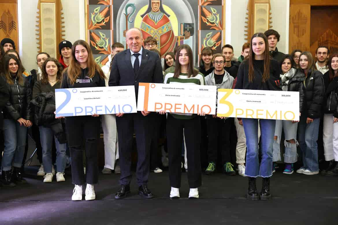 La-premiazione-oggi-al-Palazzo-della-Provincia_imagefullwide